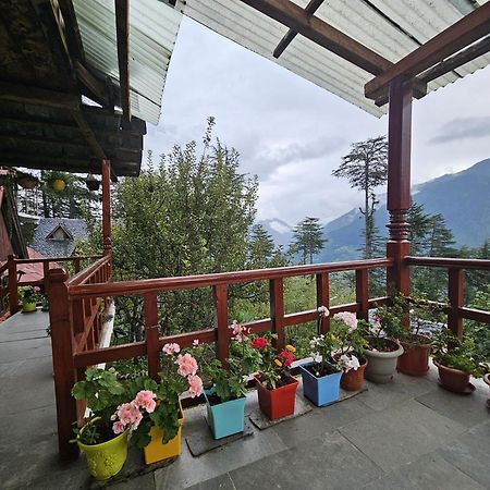 Ishan Log Huts-A Boutique Home Stay Banjār Kültér fotó