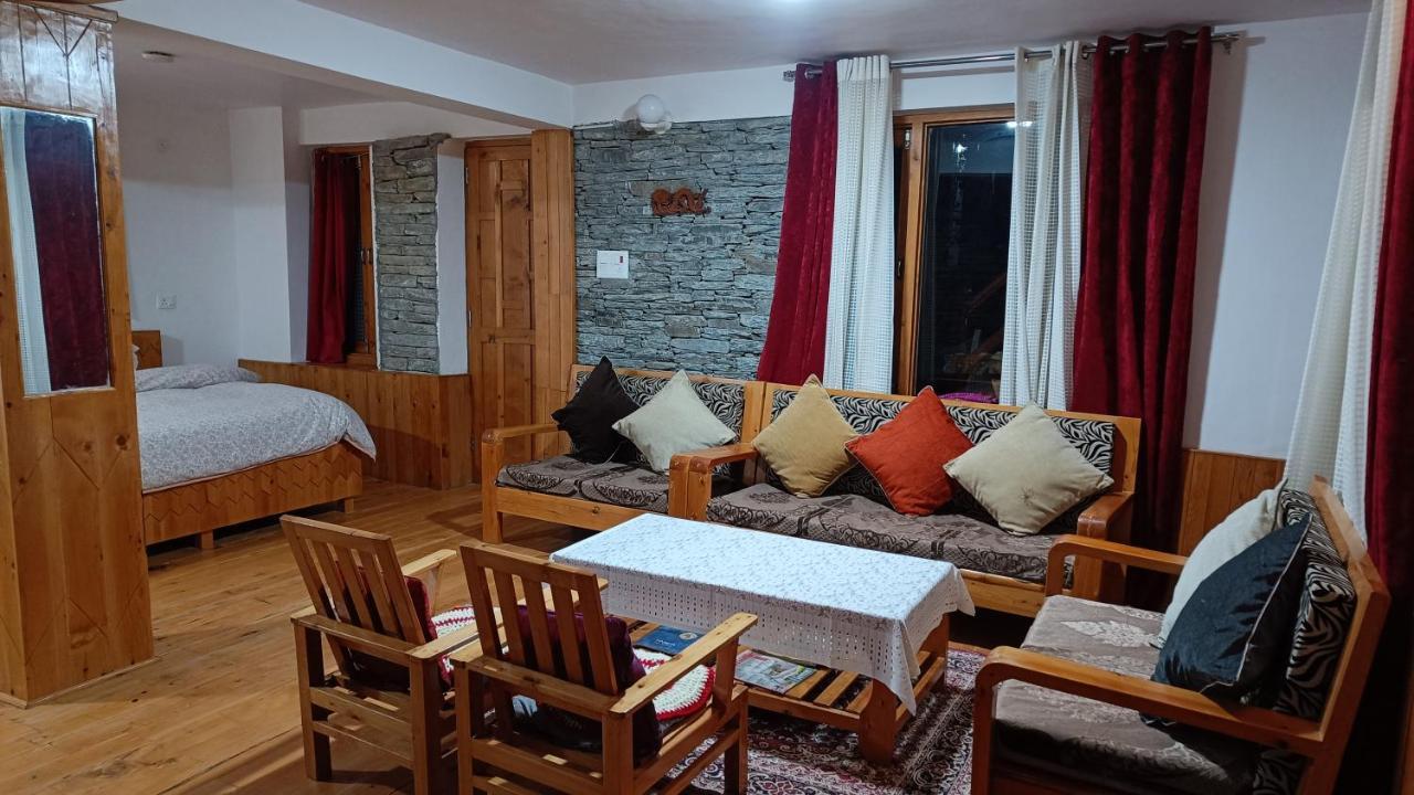 Ishan Log Huts-A Boutique Home Stay Banjār Kültér fotó