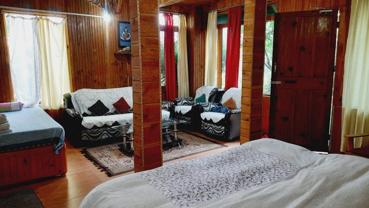Ishan Log Huts-A Boutique Home Stay Banjār Kültér fotó