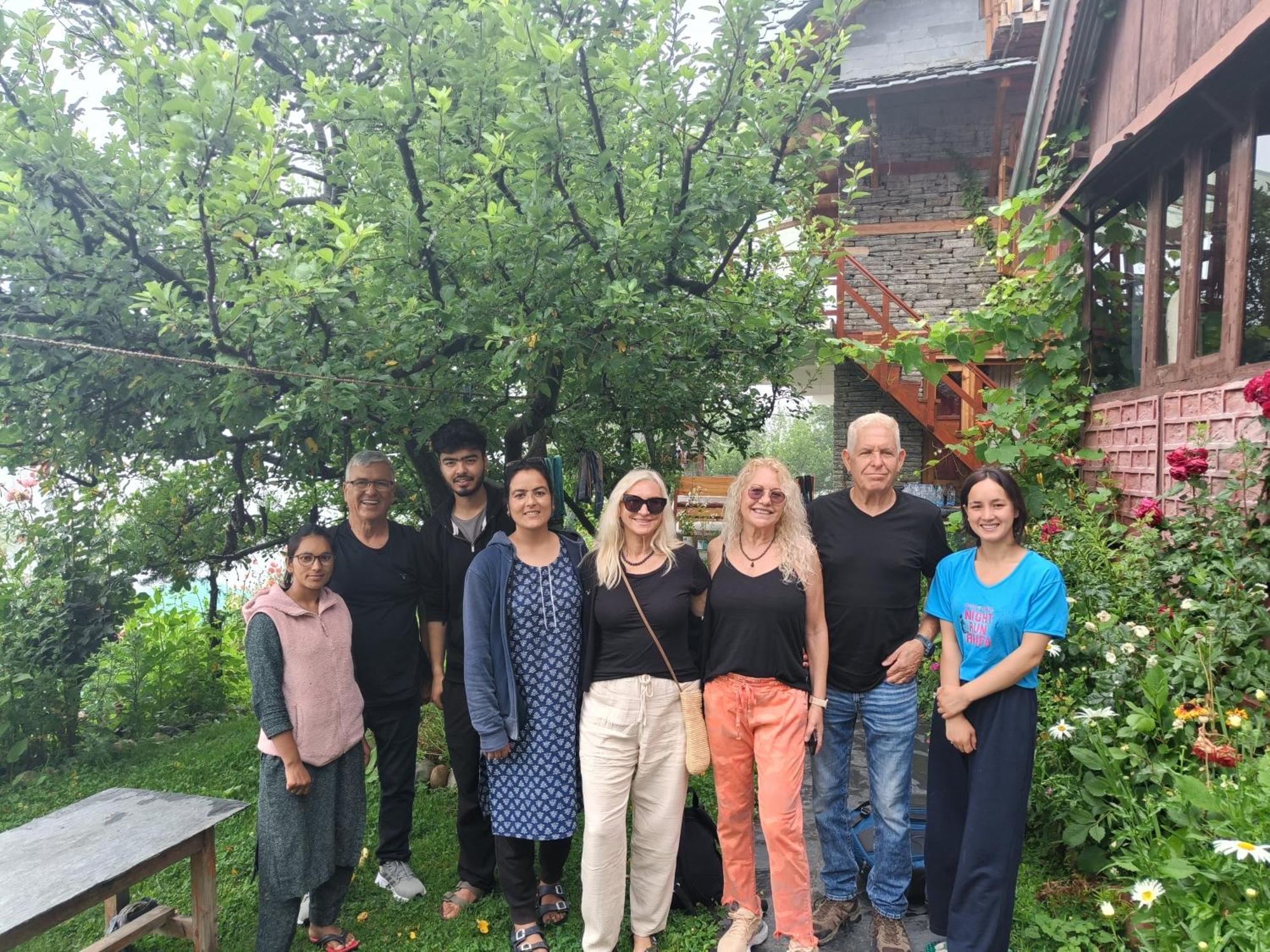 Ishan Log Huts-A Boutique Home Stay Banjār Kültér fotó