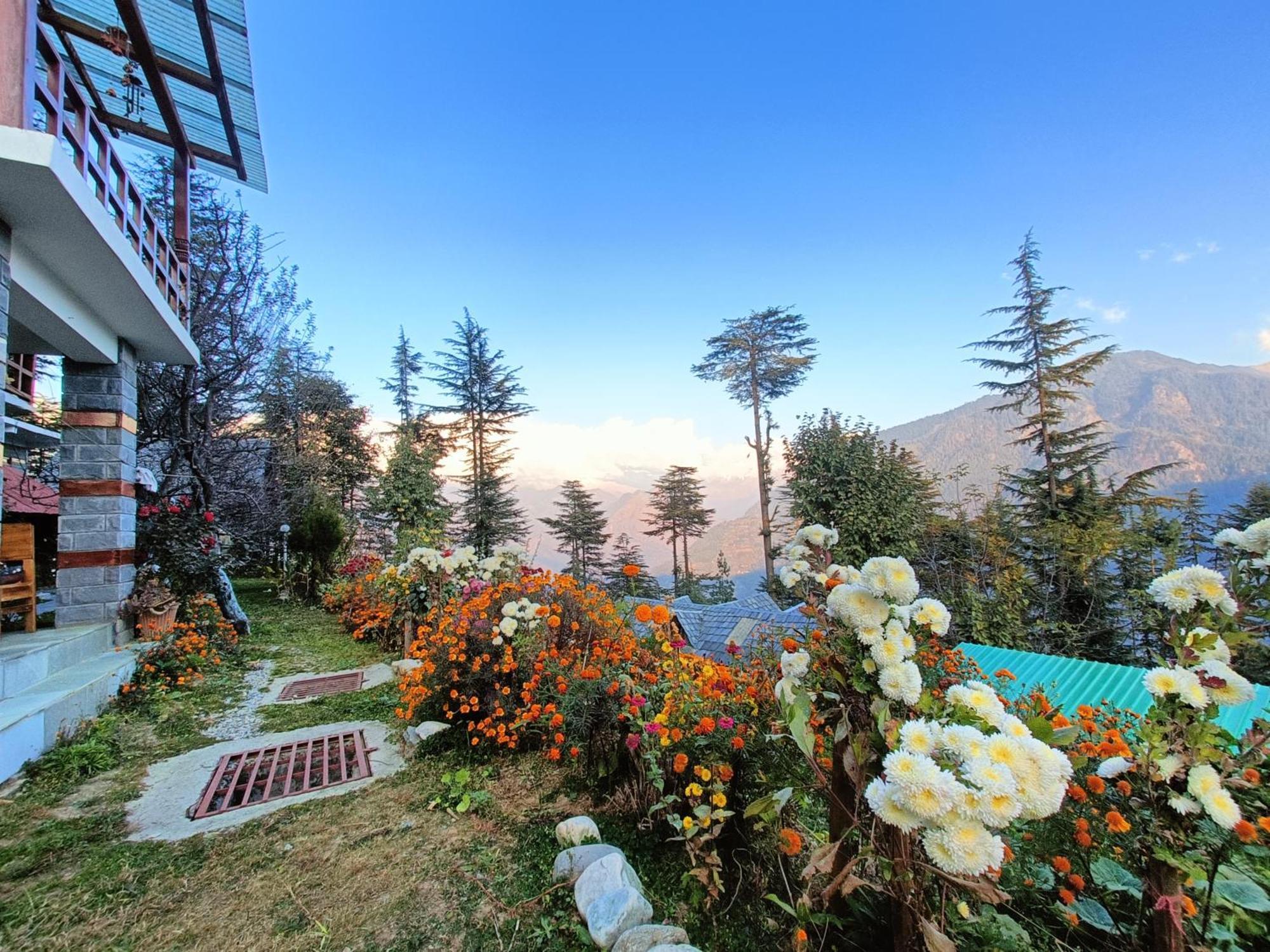 Ishan Log Huts-A Boutique Home Stay Banjār Kültér fotó