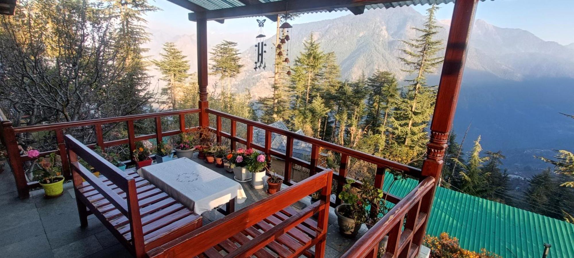 Ishan Log Huts-A Boutique Home Stay Banjār Kültér fotó